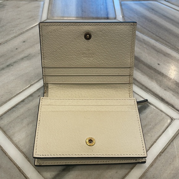 Gucci Queen Margaret leather wallet with pearl and rhinestone bug - Picture 6 of 10